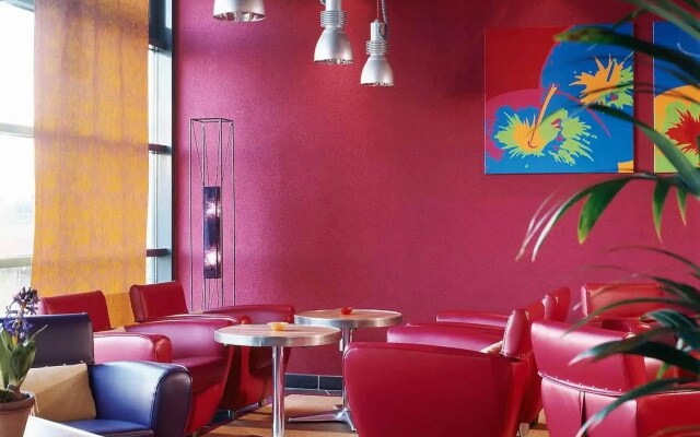 B&B HOTEL Rueil-Malmaison Gare