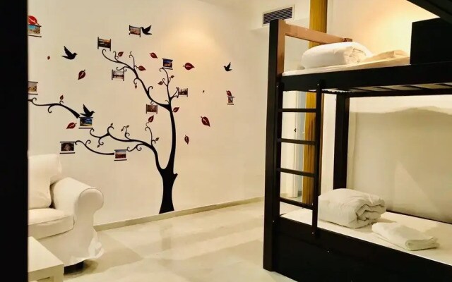 Malaka Room