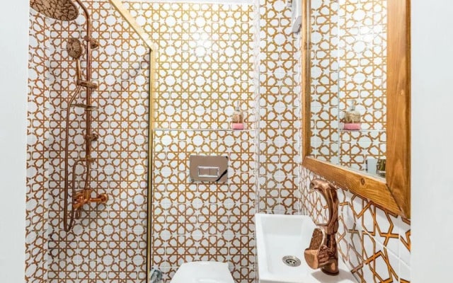 Missafir House with Refreshing Garden in Besiktas