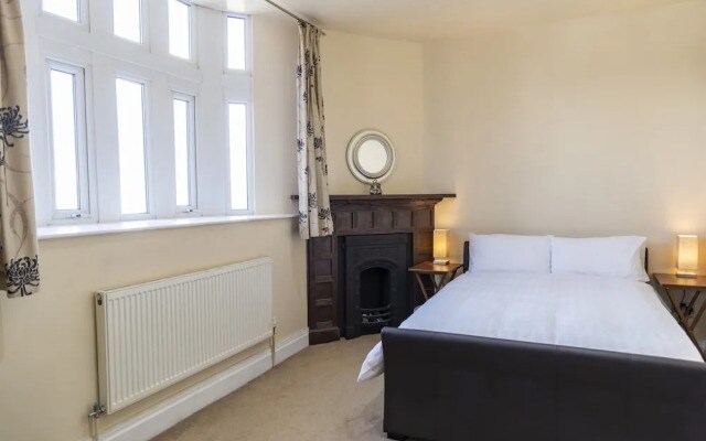 Whitefield Charm Cozy 2 Bedroom Apartment Sleeps 8