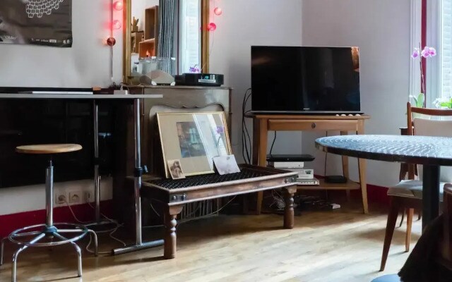 Charming Bright Apartment at Montparnasse