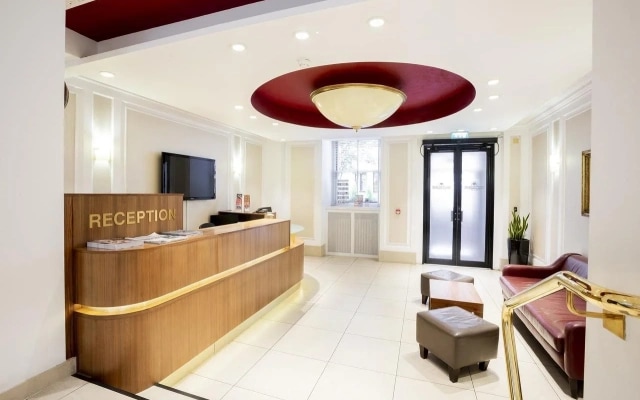 Astor Court Hotel