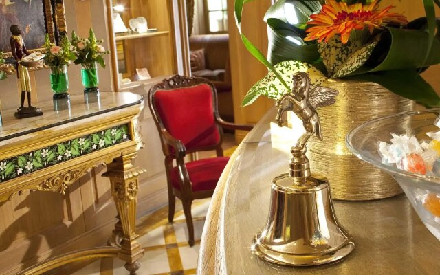 Hotel Chambiges Elysées