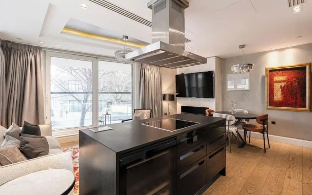 Luxury Kensington Home - Concierge Elevator AC