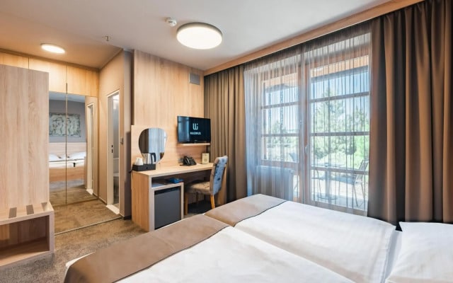Maximus Resort