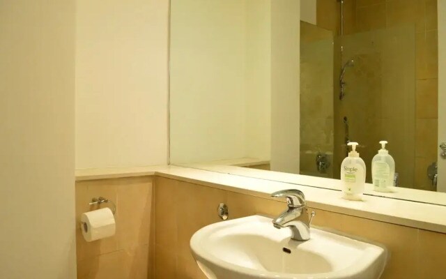 2 Bedroom Maisonette House Close to Hyde Park
