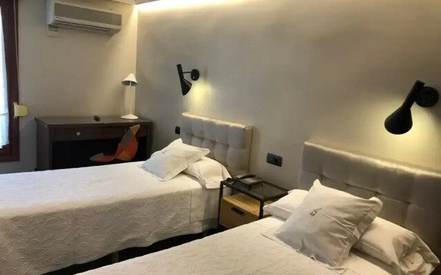 Hostal Astoria