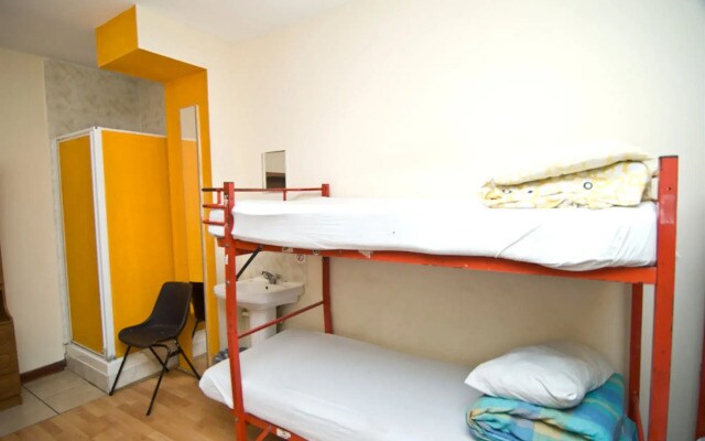 Kensal Green Backpackers 1