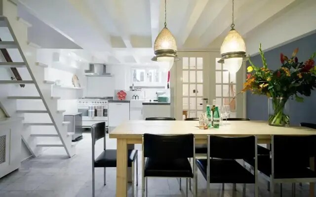 The Canal View Apartment