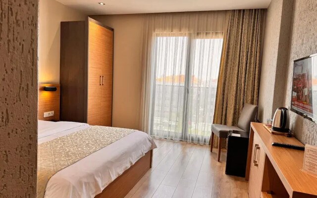 Inn Port Hotel