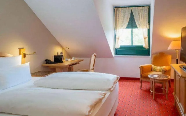 Atomis Hotel Munich Airport by Mercure
