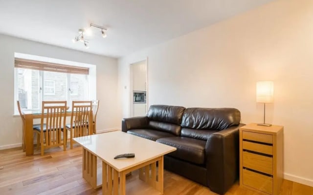 Modern 2 bed in the Isle of Dogs