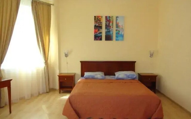 City Hotel