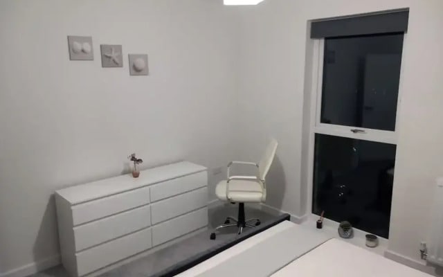 Tranquil Loughton Apartment Retreat