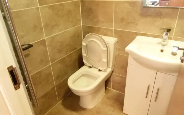 SS Property Hub - City of London Studio Apartment 15
