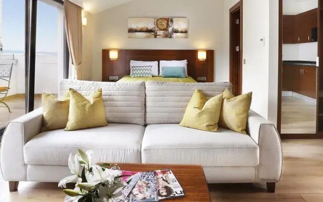 The White Orient Hotel