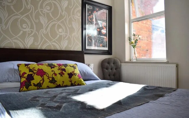 1 Bedroom Garden Flat in North West London