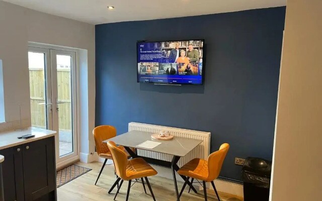 Superb 2 bed Apartment Great Location