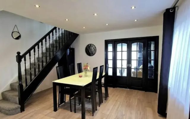 Charming 3 Bedroom House in Sheffield