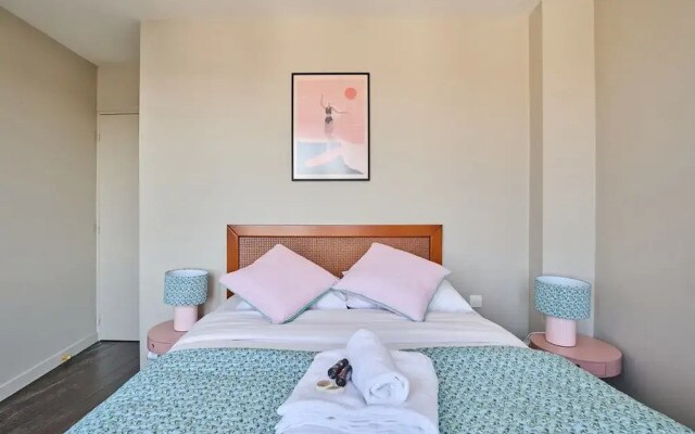 Sublime 2 Bedroom Flat Quai de Seine Eiffel Tower