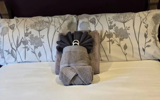 Room-comfortable and Spacious Double En-