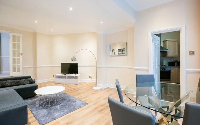 Amazing Two Bed Moments From St Pauls Cathedral A3