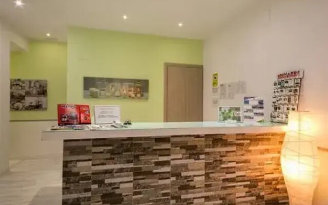Hostal Adis
