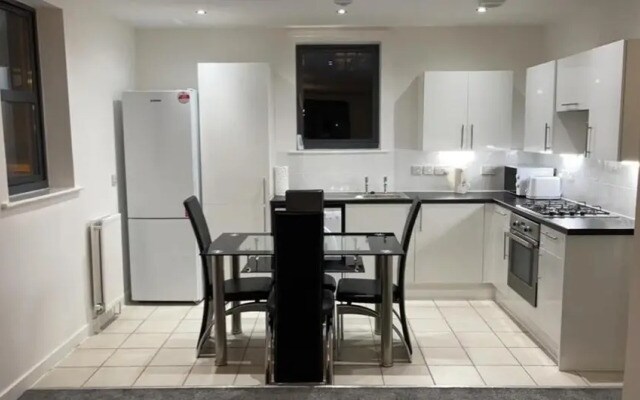 Stunning 2-bed Stratford Apartment