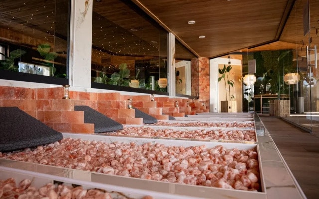 Aito  Igloo & Spa Resort