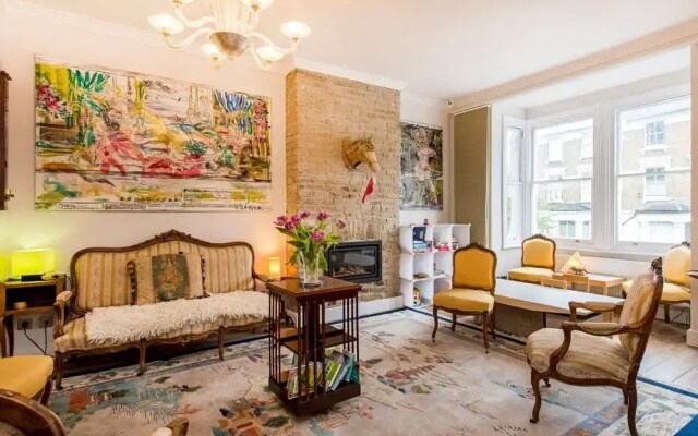 Excellent 4 Bed Apartment For Your Perfect Stay!