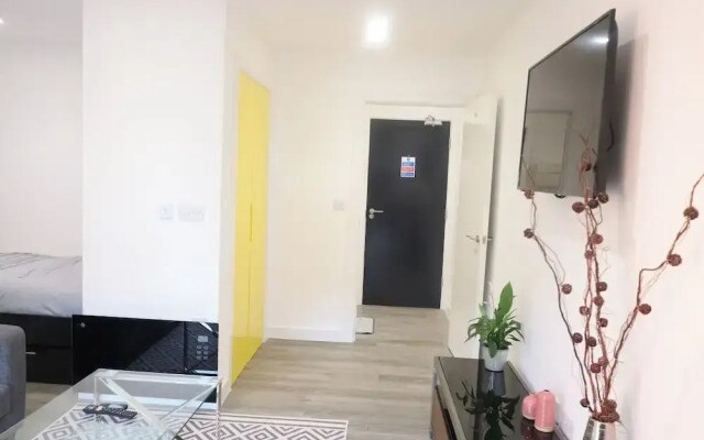 Sheffield City Apartment Retreat