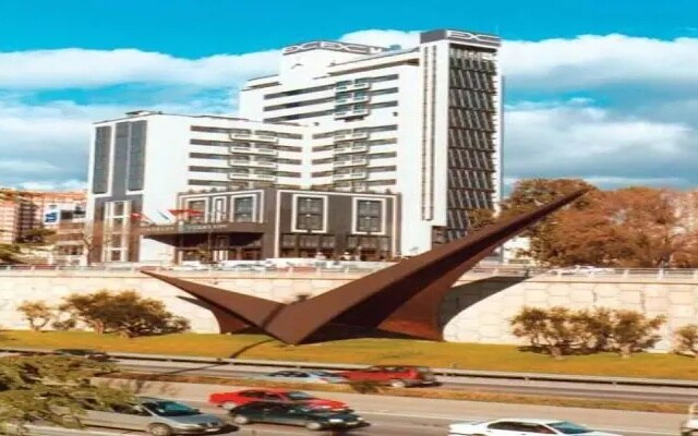 Foxa M30 Suites & Resort