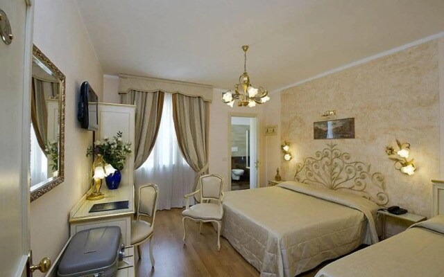 Viktoria Palace Hotel