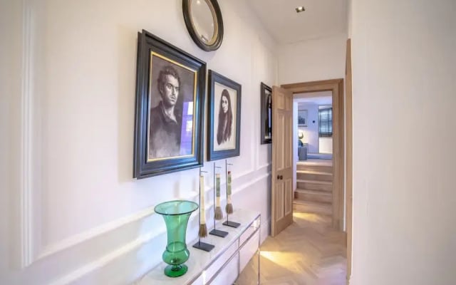Cadogan Square - 2 Bedroom Apartment V