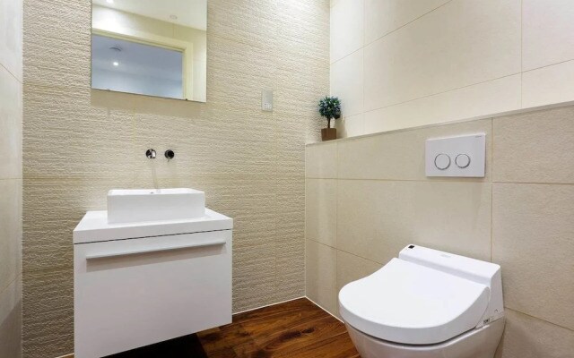 Wimbledon Deluxe House