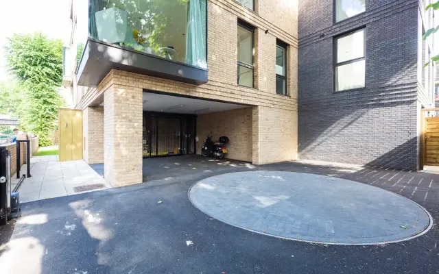 Spacious Luxury 1 Bed With Garden In Maida Vale