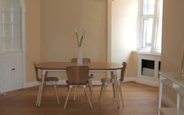 2 Beds Harrods Apartments