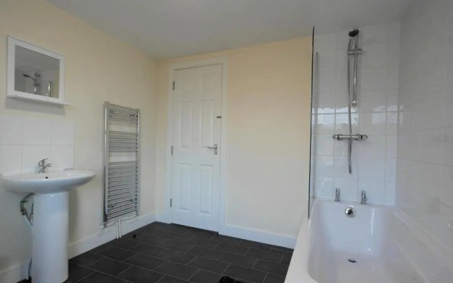 55A Derbyshire Lane