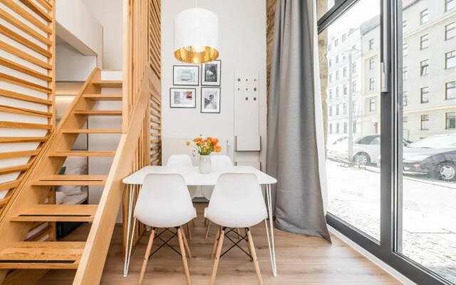 Stylish New Cube Loft II by Berlin-Wall-Apartments