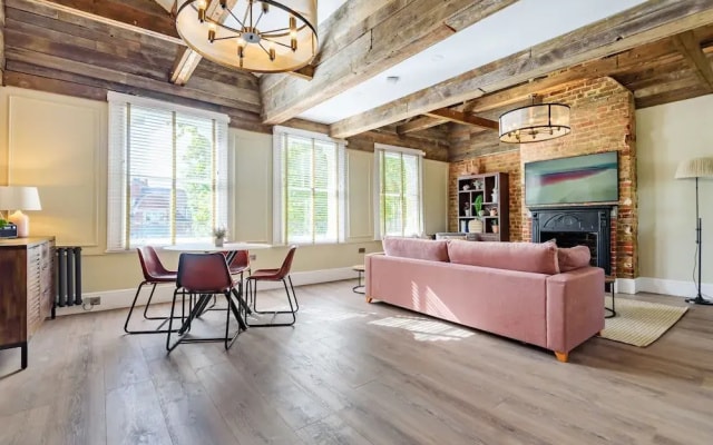 Oak & Poppy Apartments