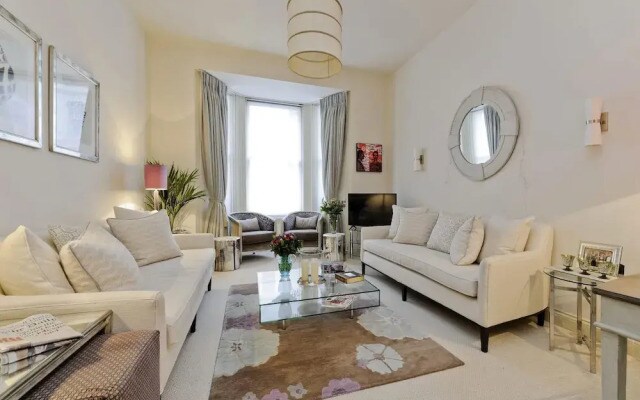Charming 1 Bed Flat Chelsea