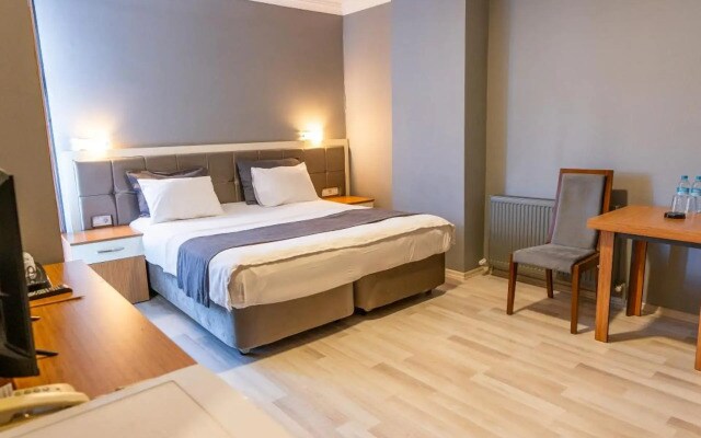 EMSA Palace Hotel
