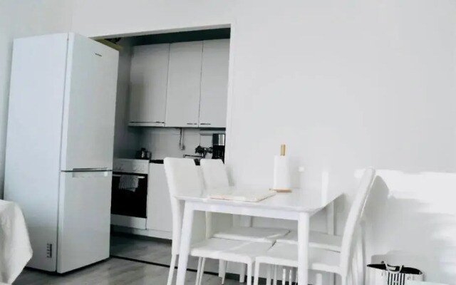 Ilona Apartments - "The City Condo"