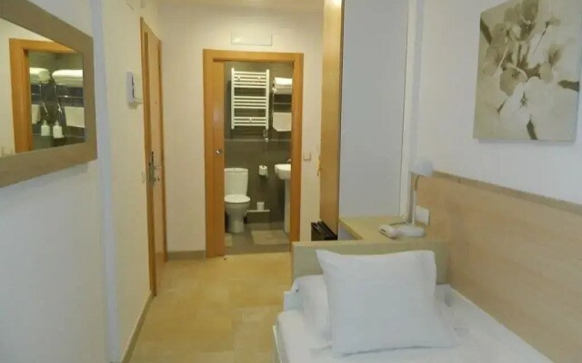 Hostal House