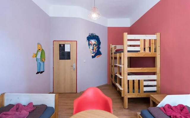 Hostel Elf