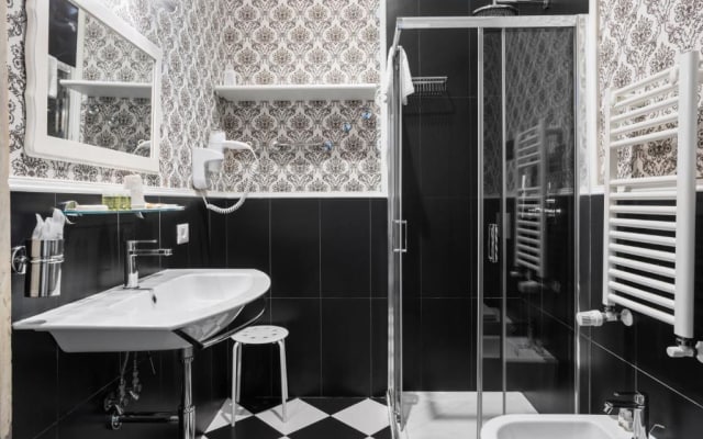 GHR Navona Inn