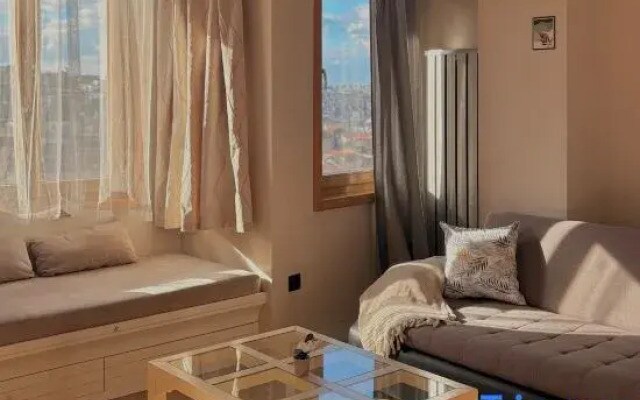 Taksim Square—1BR Deluxe Suite 06