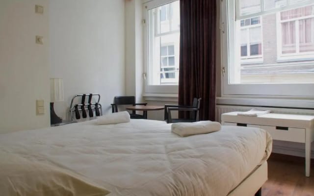 Hotel & Bar 55
