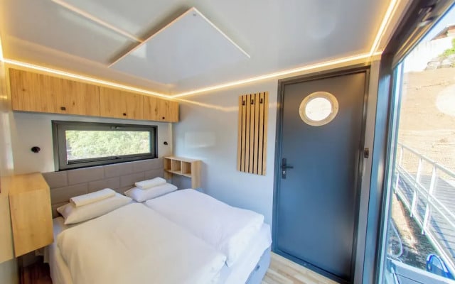 Prague Bay Houseboats