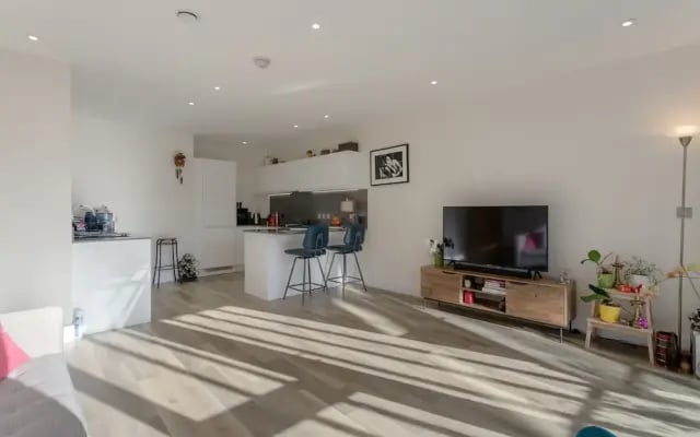 2 Bedroom Balcony Flat in Bermondsey